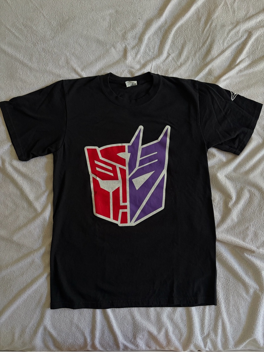 Men's Black Short-Sleeve Graphic Tee with Red and Purple Crest